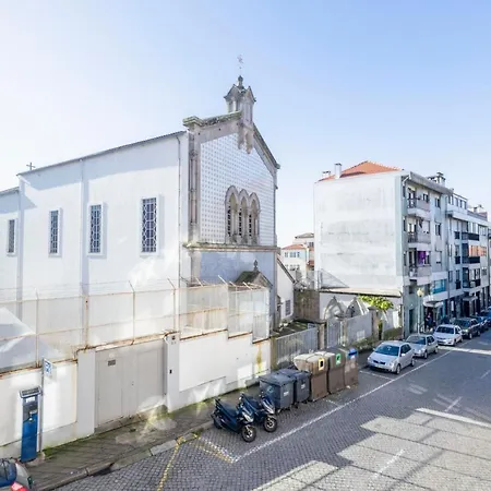 Travel & Live Bragas Homestay Porto